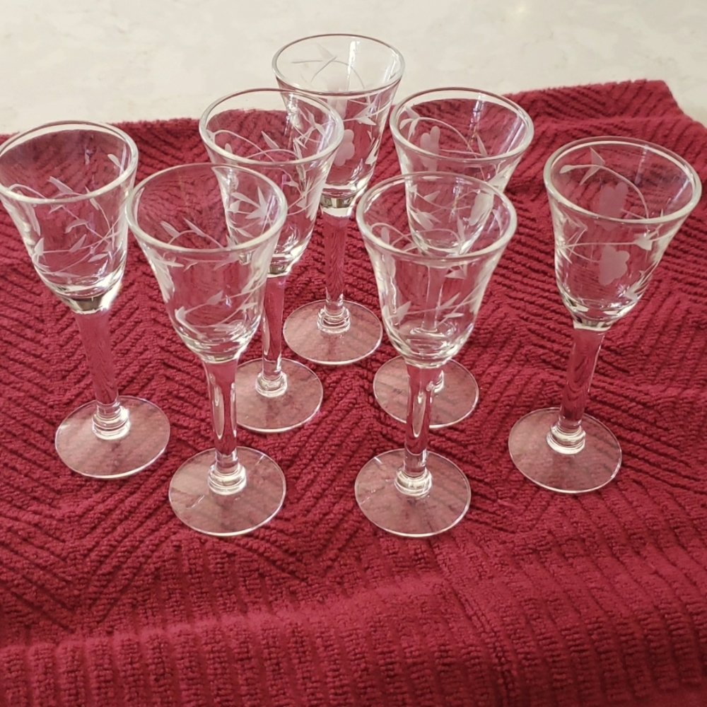 Vintage crystal aperitif/cordial stems